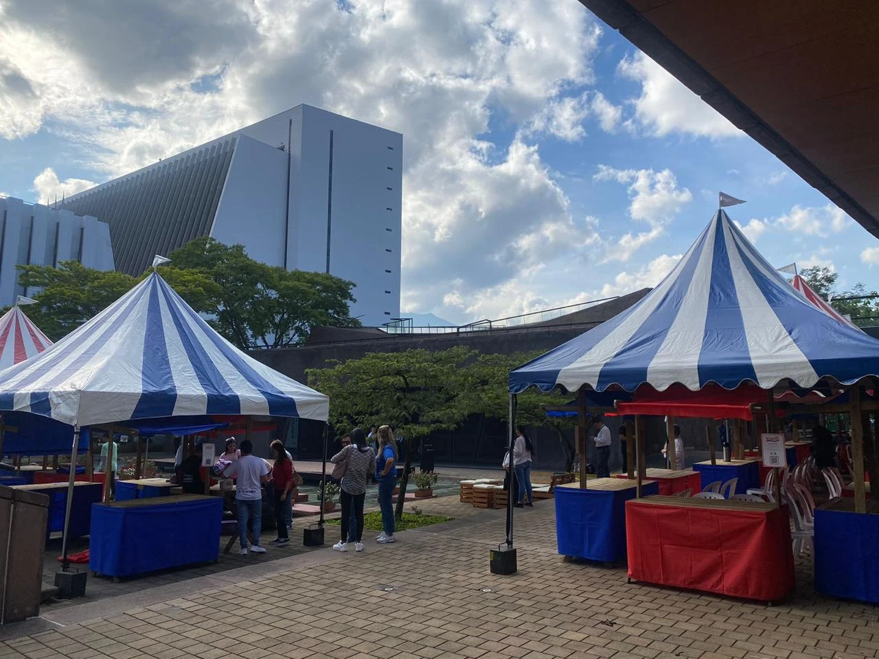 Montaje de carpas para eventos