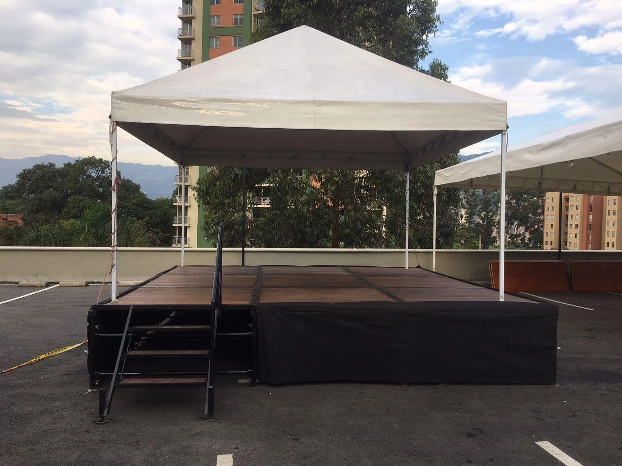 Tarimas profesionales para conciertos, pasarelas y eventos corporativos